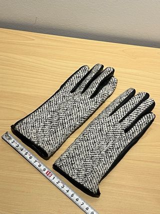 Guantes de mujer negro y blanco
