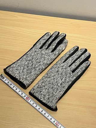 Guantes de mujer negro y blanco