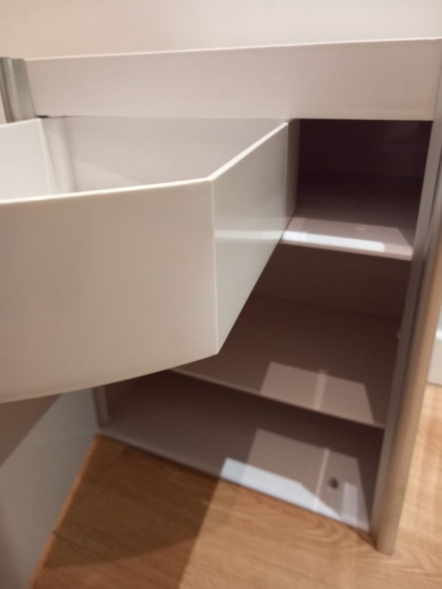 Comodino bianco Mesa