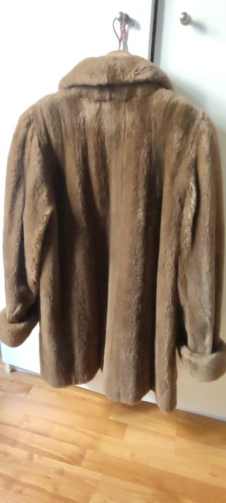Abrigo de piel.