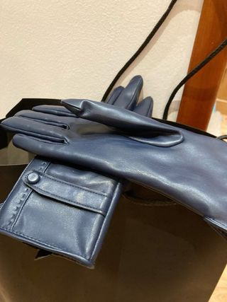Guantes elegantes efecto piel azul marino