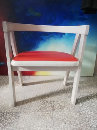 Sedia anni 70 in legno laccato di Tito Agnoli