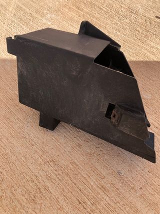 Caja bateria xmax 2005