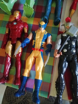 Muñecos superheroes
