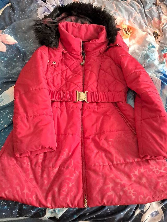 Abrigo Desigual. Rebajado. Mira como queda puesto