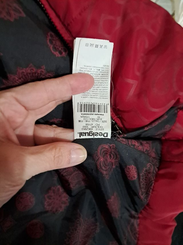 Abrigo Desigual. Rebajado. Mira como queda puesto