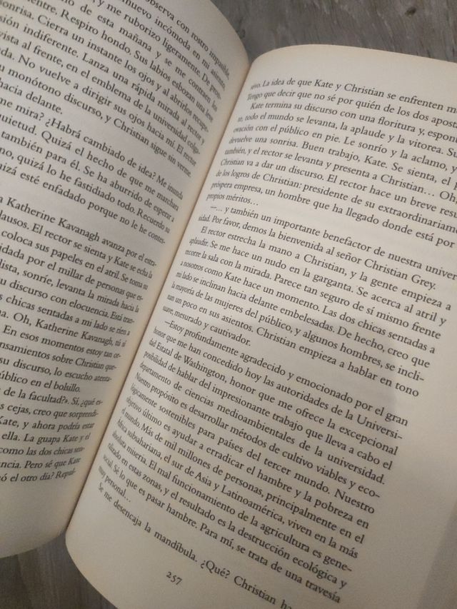 CINCUENTA SOMBRAS DE GREY