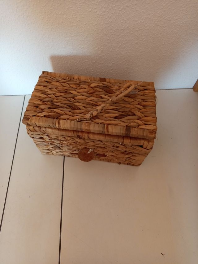 Cesta baúl de mimbre natural de enea