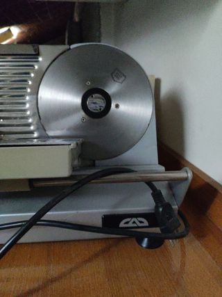 Affettatrice elettrica CAD 19