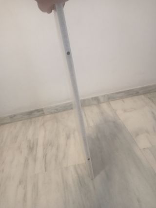Estantería blanca en forma de nube/ IKEA