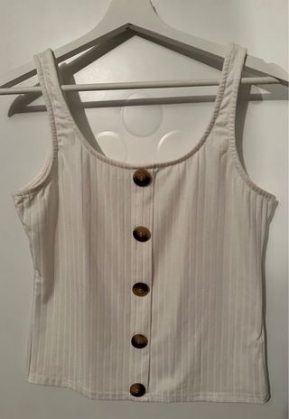 Top de tirantes con boton delantero