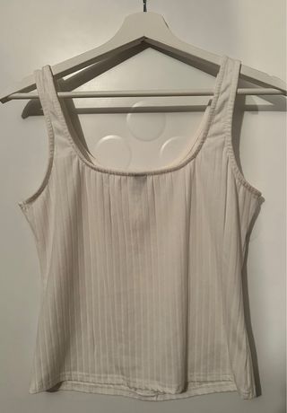 Top de tirantes con boton delantero