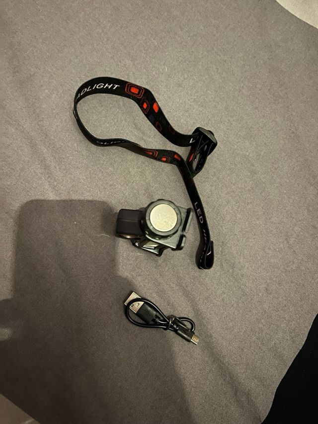 Linterna frontal led recargable camping montaña