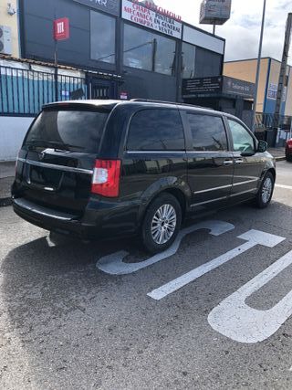 Lancia Voyager gold 2012