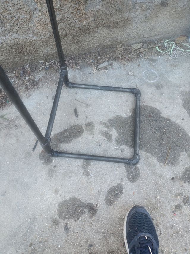 Mesa auxiliar estilo industrial