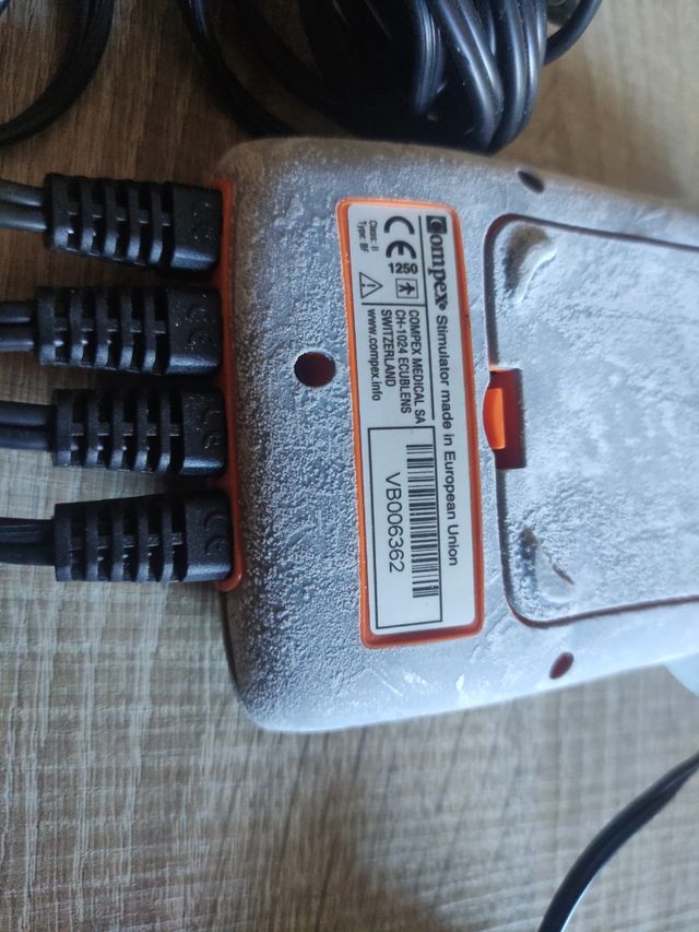 Compex maquina electroestimulación leer*