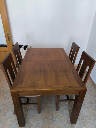 Mesa comedor extensible y sillas madera