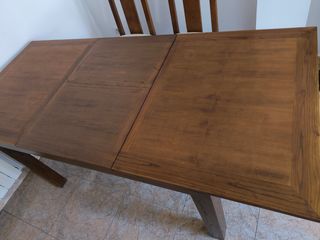 Mesa comedor extensible y sillas madera
