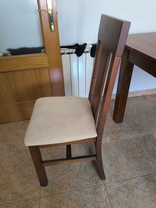 Mesa comedor extensible y sillas madera