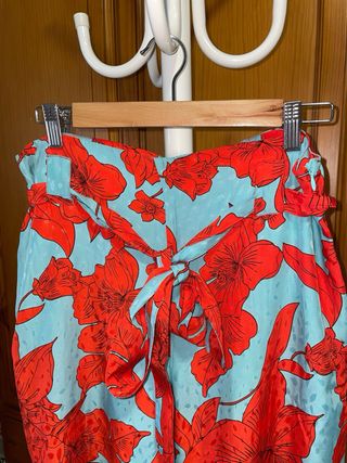Traje floral camisa y pantalón