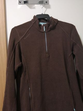 Chaqueta polar Quechua.
