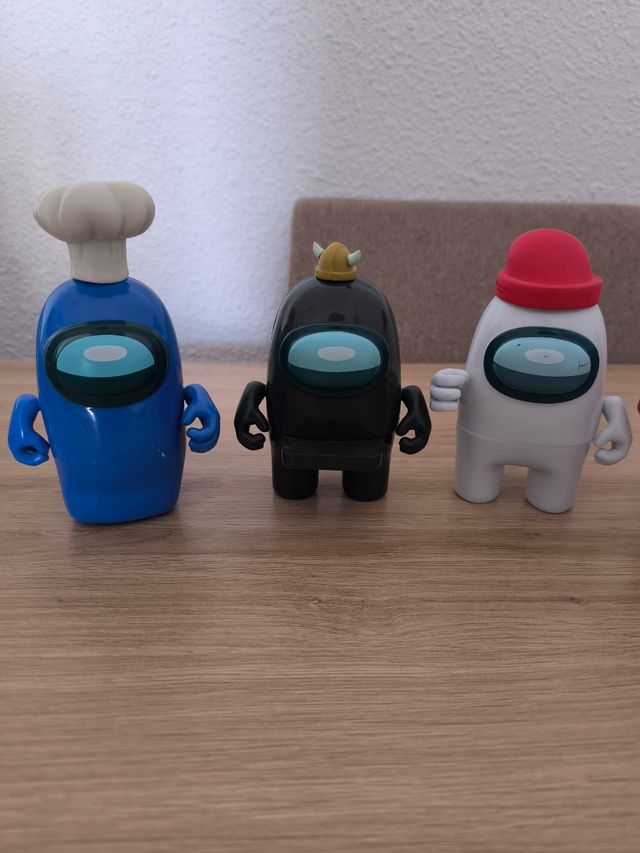 6 figuras de Among Us
