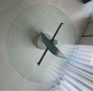 Tavolo in cristallo e pietra di design