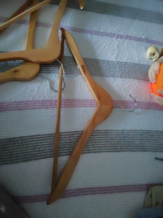 Perchas de madera