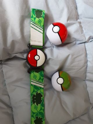 Cinturón Pokemon más un muñeco pokemon
