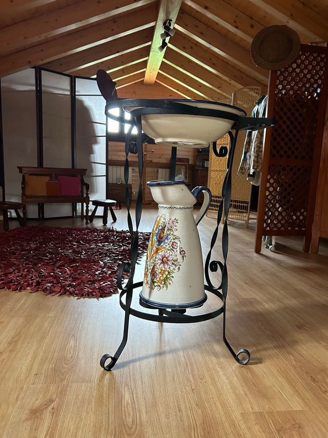 Palanganero de cerámica de Talavera