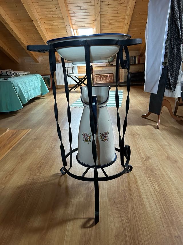 Palanganero de cerámica de Talavera