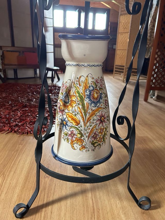 Palanganero de cerámica de Talavera