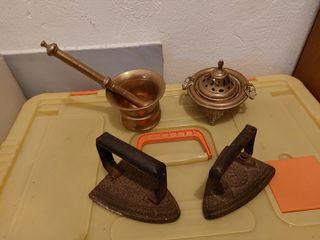 Almirez y planchas antiguas