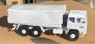 MAQUETA 1/72 CAMION IVECO M250 ONU CASCOS AZULES