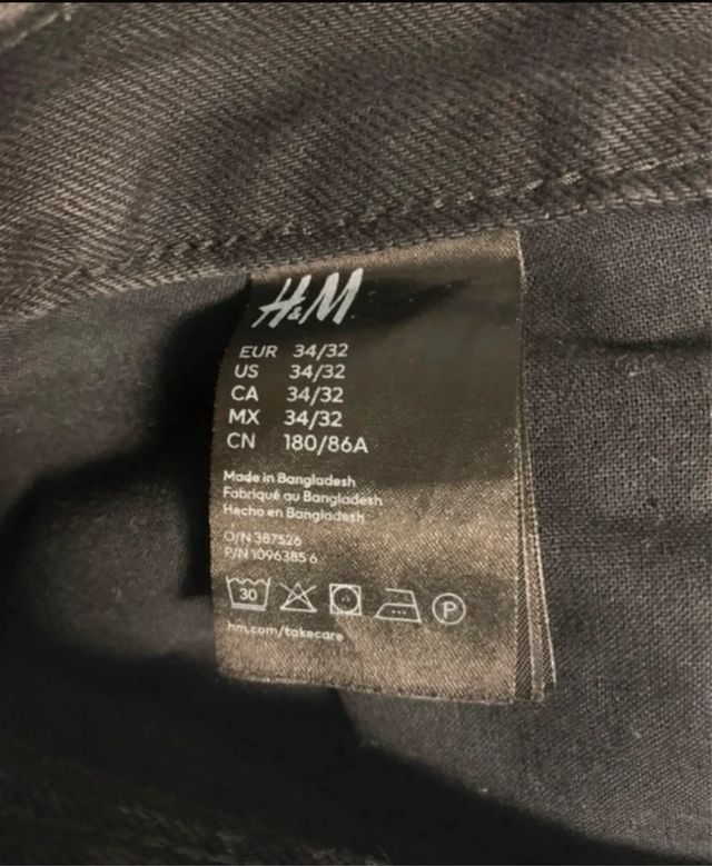 Denim nero a vestibilità larga HyM
