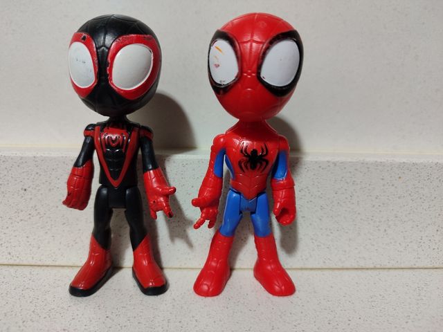 Muñecos spidey