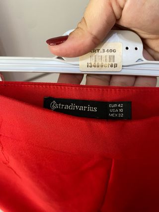 Pantalón pinza rojo Stradivarius