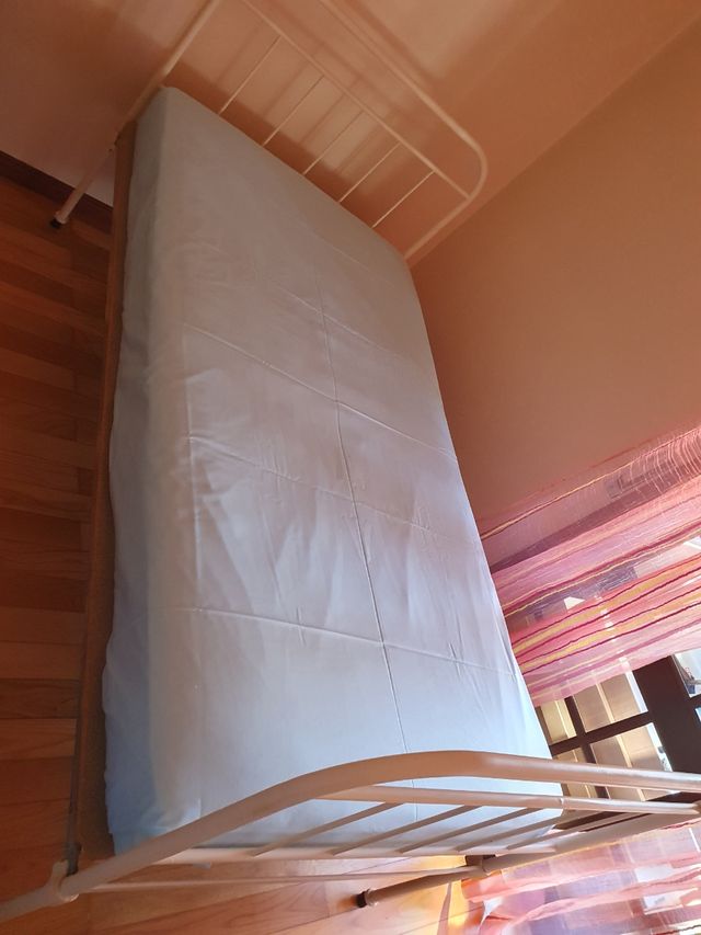 Cama de ferro antiga / vintage