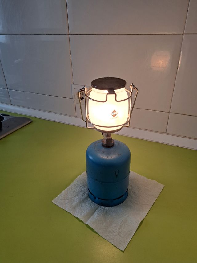 LAMPARA  CAMPING  GAS