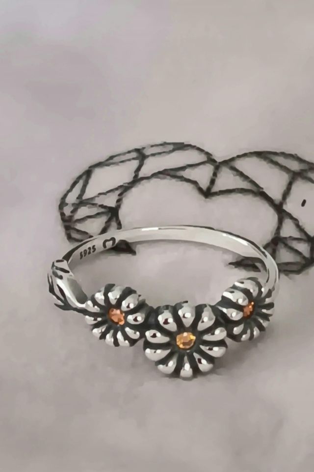 Anillo tres margaritas plata de ley.OFERTA