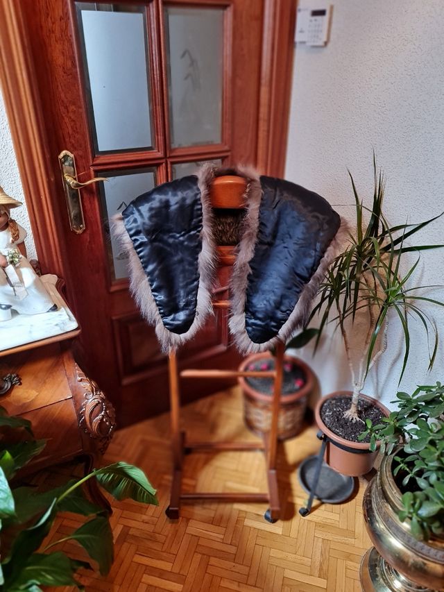 Estola de piel. Forrada. Muy buen estado