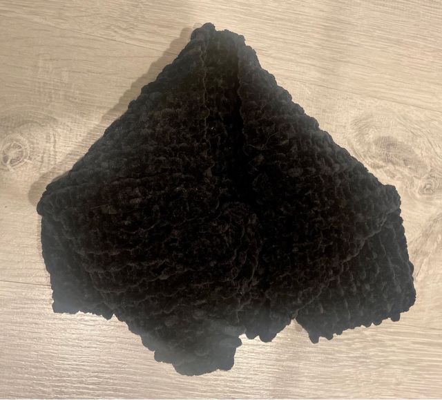 Cuello artesano negro