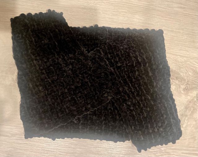 Cuello artesano negro