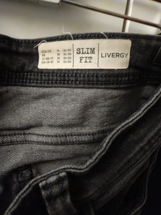 Pantalón vaquero hombre gris 