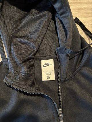 Chaqueta Nike.