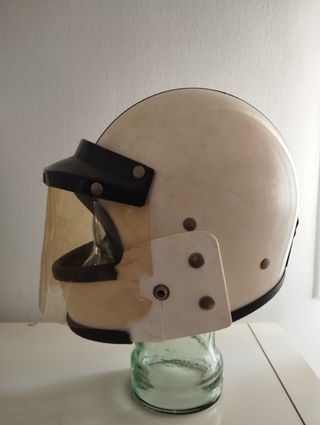 Casco de moto antiguo