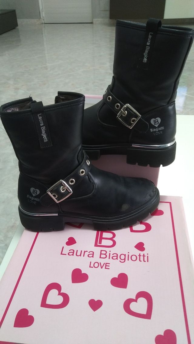 Stivaletti da bimba size 32.