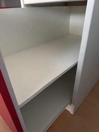 Mueble cajonera o zapatero de madera rojo y blanco