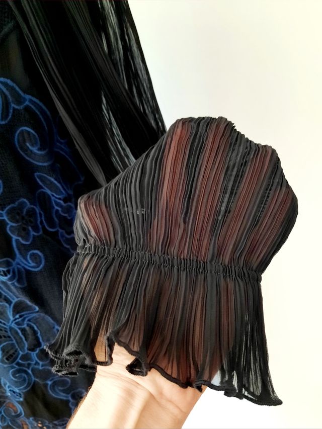 Vestido negro de Suncoo