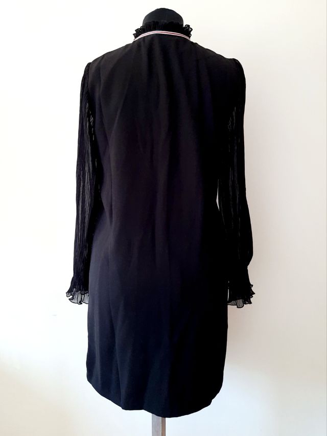 Vestido negro de Suncoo